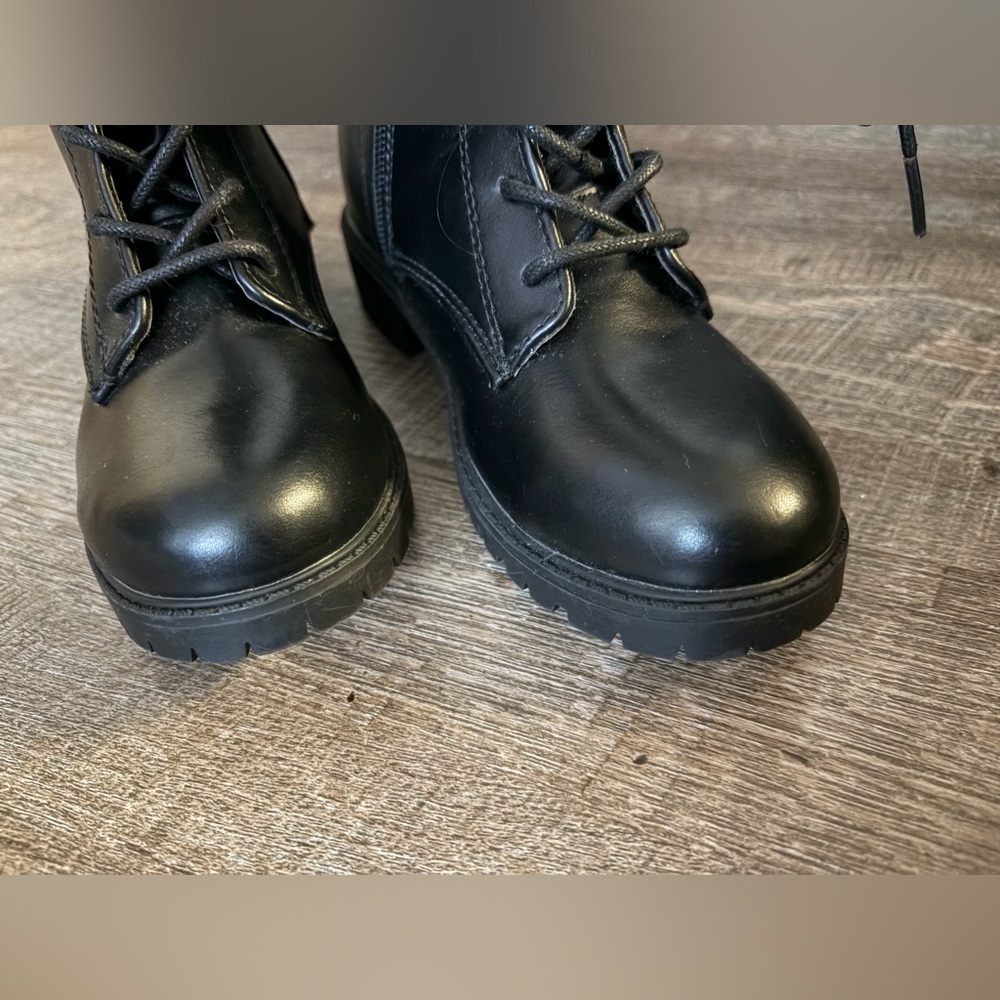 Steve Madden Girls Boots - Picture 6 of 6